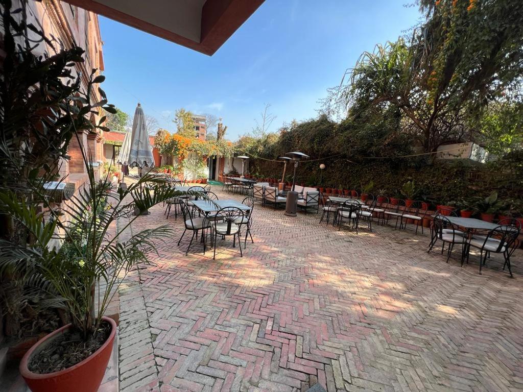 Summit Hotel Lalitpur Экстерьер фото