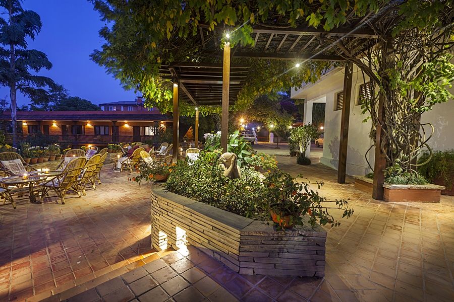 Summit Hotel Lalitpur Экстерьер фото