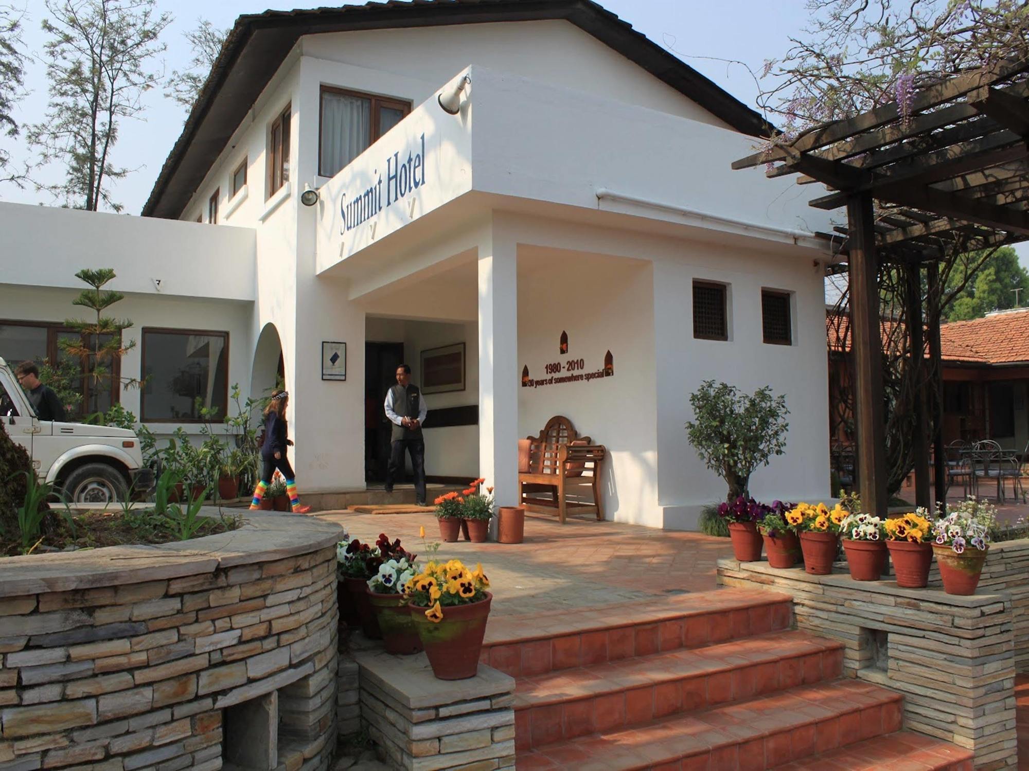 Summit Hotel Lalitpur Экстерьер фото
