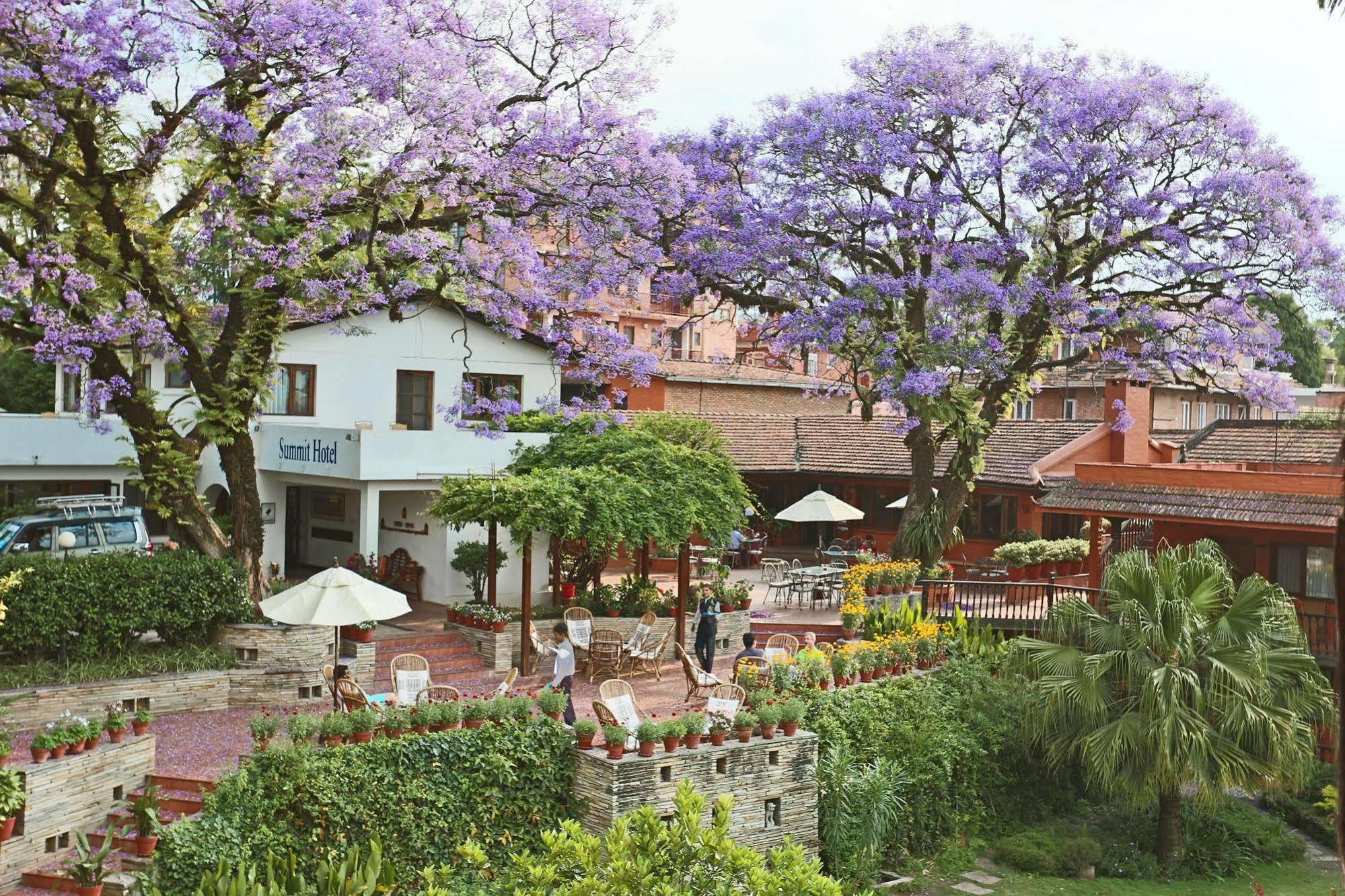 Summit Hotel Lalitpur Экстерьер фото