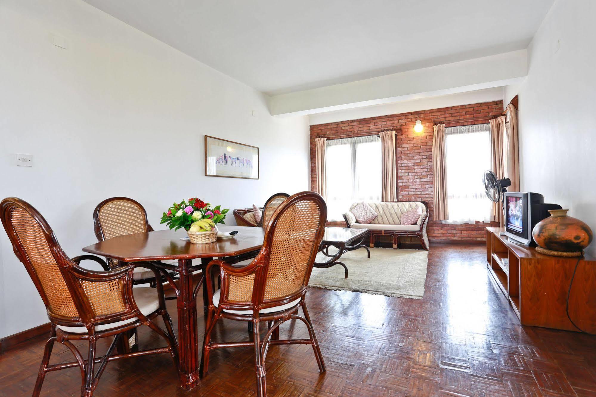Summit Hotel Lalitpur Экстерьер фото