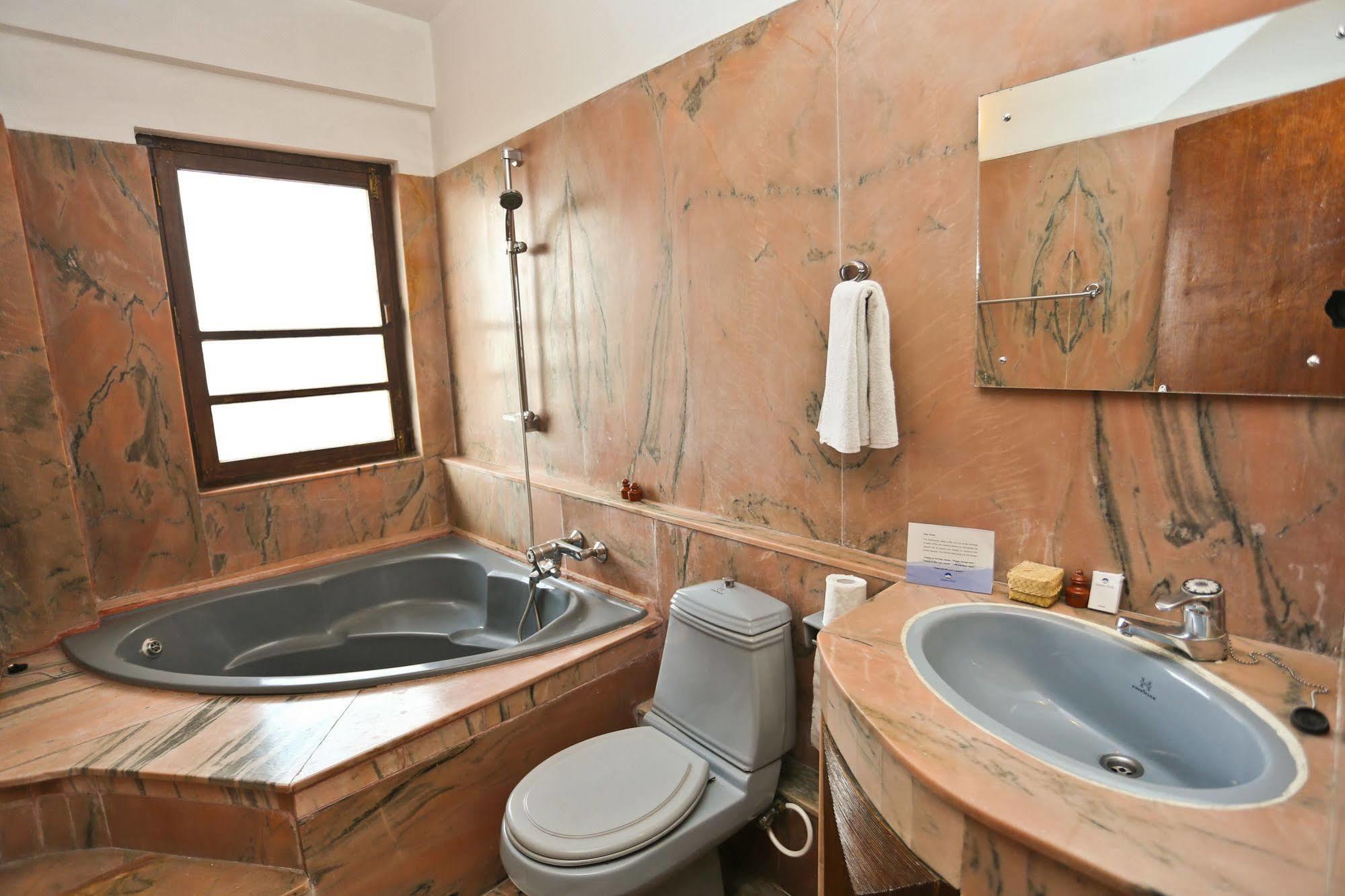 Summit Hotel Lalitpur Экстерьер фото