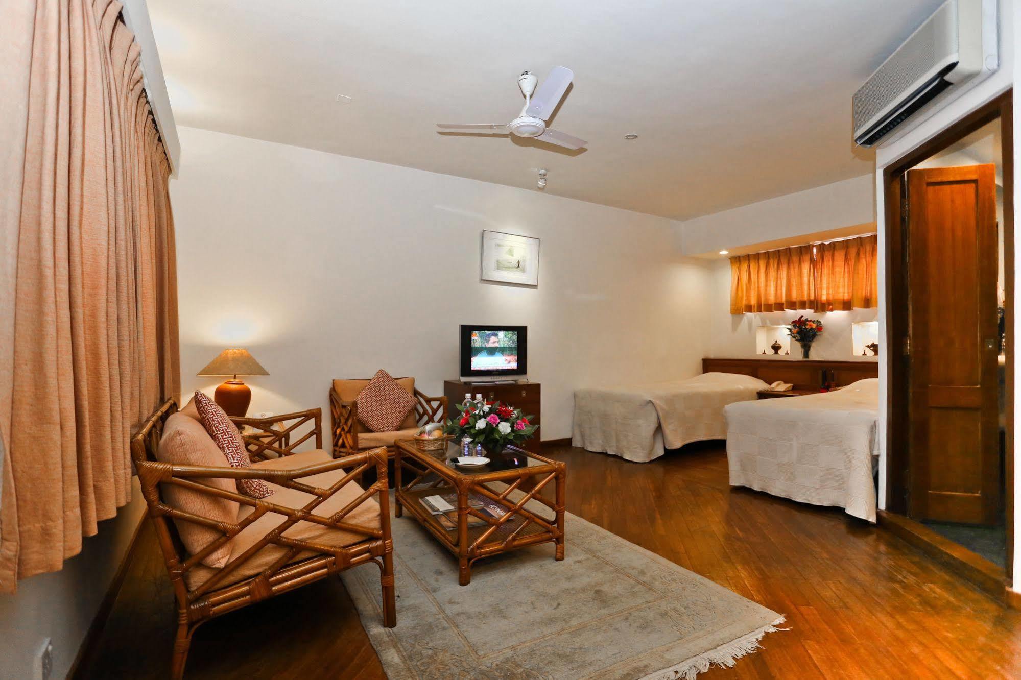 Summit Hotel Lalitpur Экстерьер фото