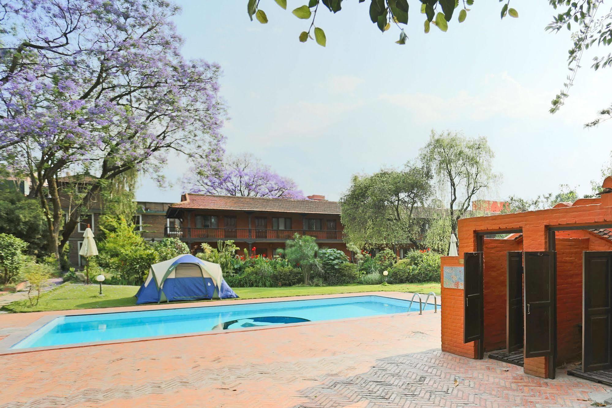 Summit Hotel Lalitpur Экстерьер фото
