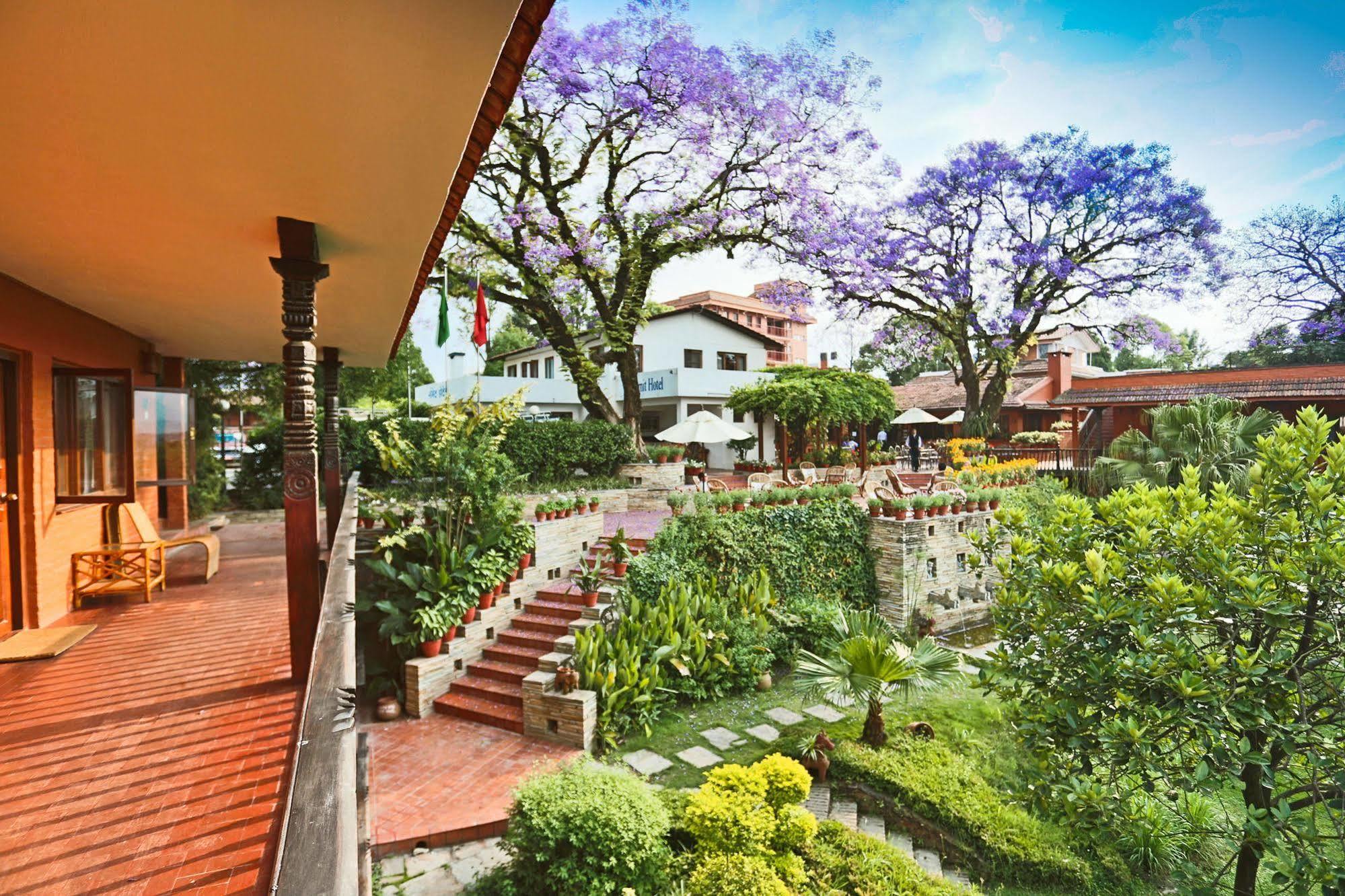 Summit Hotel Lalitpur Экстерьер фото