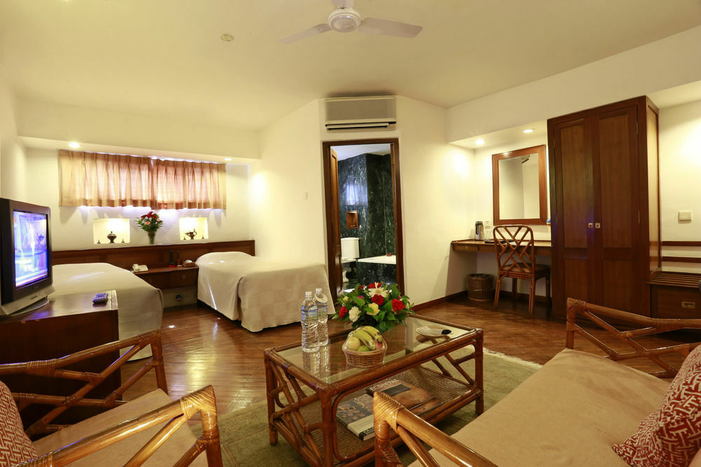 Summit Hotel Lalitpur Экстерьер фото